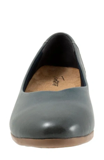 Trotters Iris Flat In Green