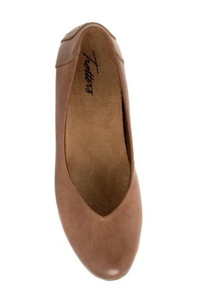 Trotters Iris Flat In Brown