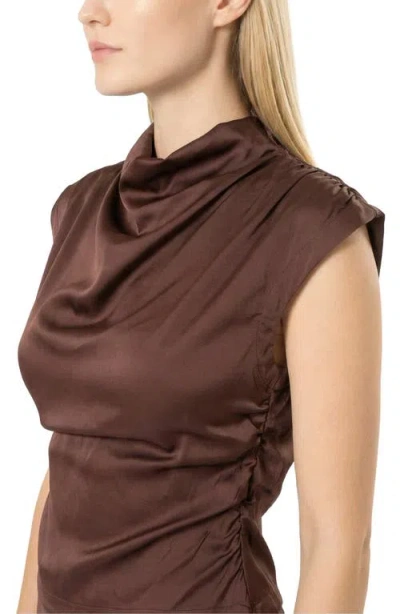 Area Stars Avery Solid Top In Brown
