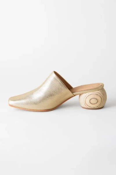 Huma Blanco Mina Mule In Gold