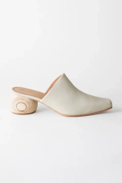 Huma Blanco Mina Mule In White