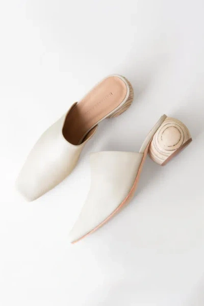 Huma Blanco Mina Mule In White