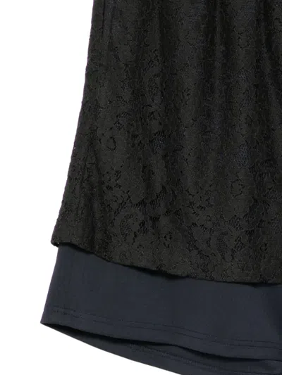 Pushbutton Lace-embellished Shorts In Black
