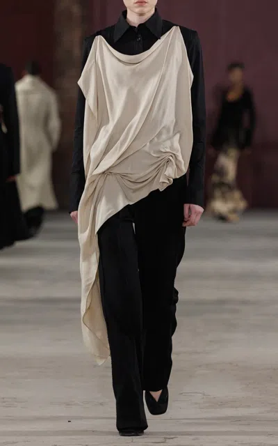 Diotima Moda Operandi In Gray