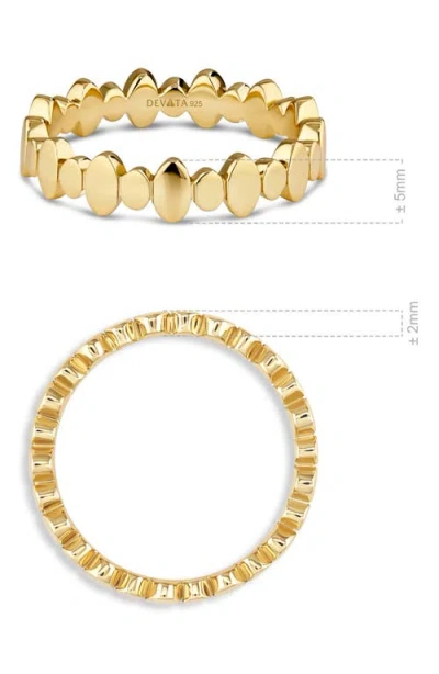Devata Oval Link Band Ring In Gold