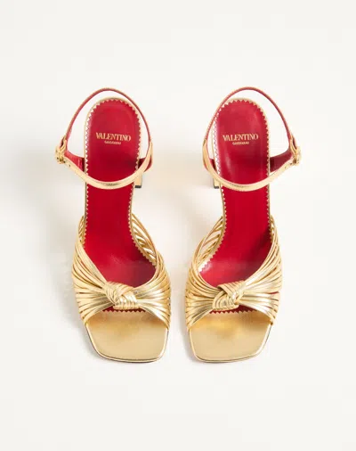 Valentino Garavani 90mm Vlogo Anne Metallic Leather Block-heel Sandals In Yellow