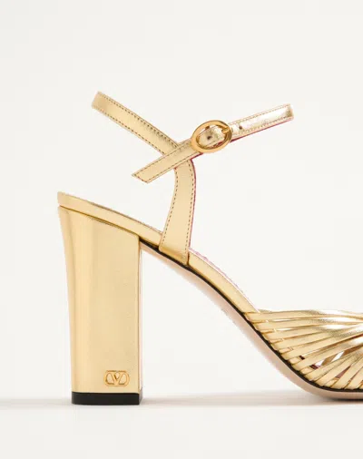 Valentino Garavani 90mm Vlogo Anne Metallic Leather Block-heel Sandals In Yellow