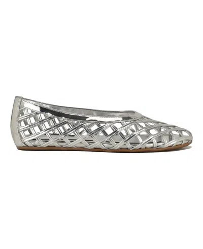 Nine West Dippy Flat In Silver