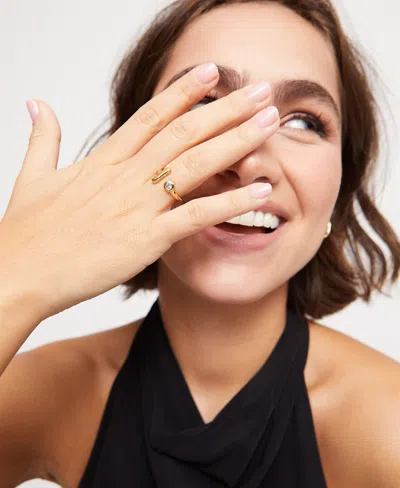 Unode50 Ring Of Metal Alloy Plated In Gold 18k With White Topaz