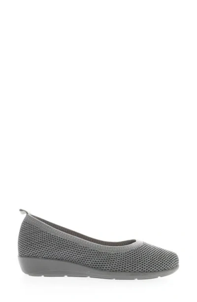 Propét Yen Mesh Flat In Gray