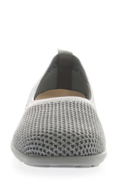 Propét Yen Mesh Flat In Gray