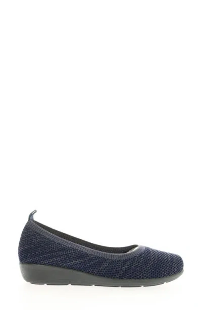 Propét Yen Mesh Flat In Blue
