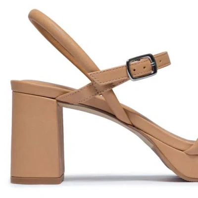 Bernardo Footwear Canto Platform Sandal In Neutral