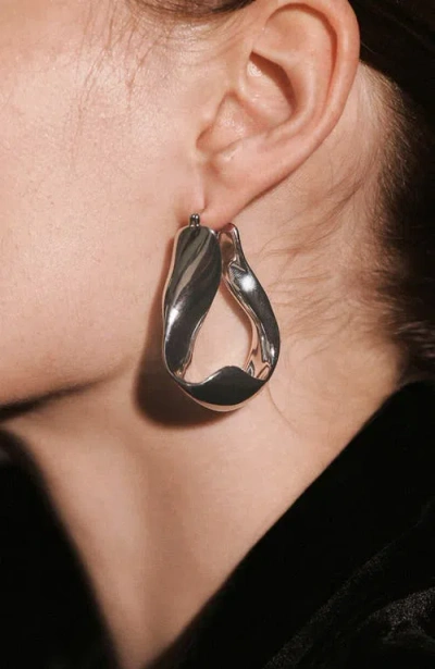 Retro Chic Ripple Earrings In Red