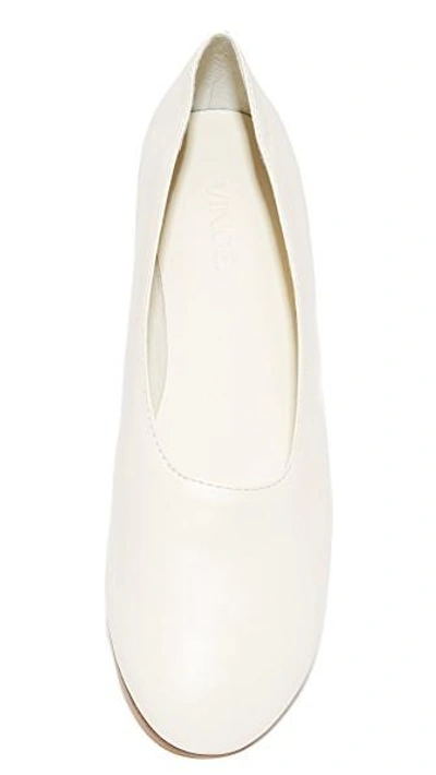 Shop Vince Maxwell Flats In Cream