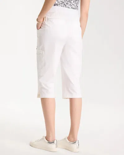 Chico's Brigitte Slim Rivet Pull-on Capri Pants In White In White