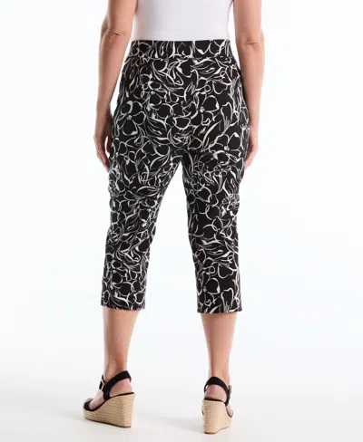Rafaella Plus Size Hibiscus Printed Pull-on Capri Pants In Black