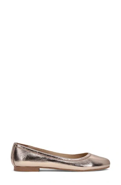 Frye Carson Ballet Flat In Gold