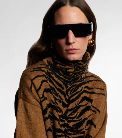 Alaïa Rectangular Frame Dark Lenses Sunglasses Design In Metallic