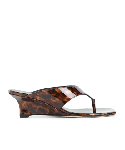 Stuart Weitzman 50mm Vinnie Printed Patent Leather Thong Sandals In Brown