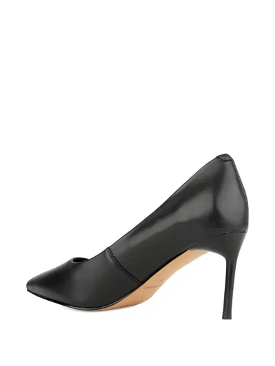 Linda Baumann Pointed Toe Pumps In Black