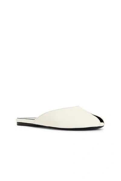 Jude Date Flat In White