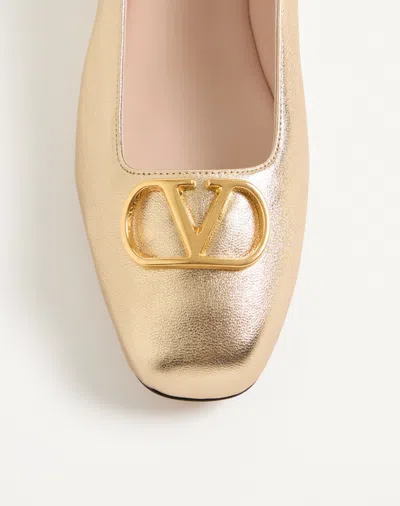 Valentino Garavani Vlogo Signature Ballerinas In Laminated Nappa Leather In Gold