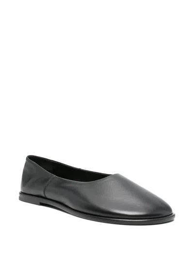Teurn Studios Suri Flat Pumps In Black