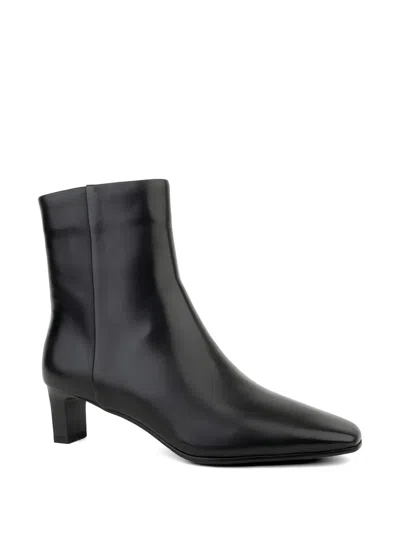 Linda Baumann Mid Heel Ankle Boot In Black