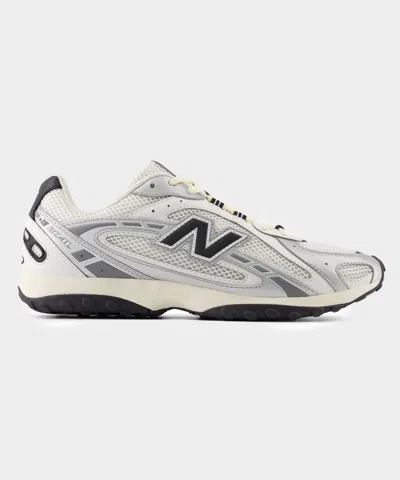 New Balance 204l Sneaker In Silver In Multi