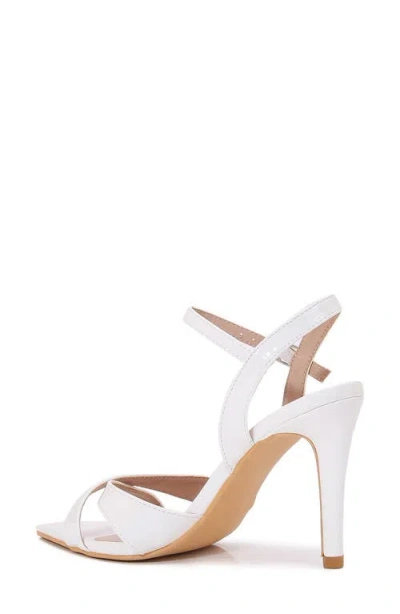 Berness Cindal Sandal In White