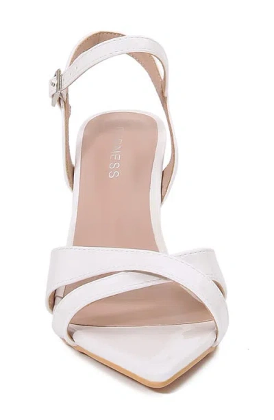 Berness Cindal Sandal In White