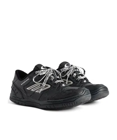 Balenciaga Hamptons Worn-out Low-top Leather Sneakers In Black