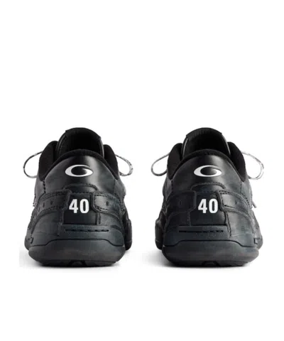 Balenciaga Hamptons Worn-out Low-top Leather Sneakers In Black