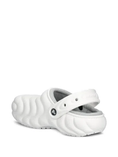 Crocs Textured Design Slides In White