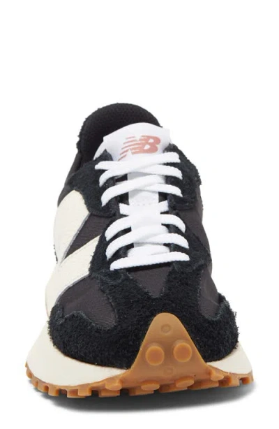 New Balance 327 In Black/white
