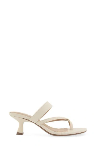 Esprit Elian Toe Loop Sandal In Neutral