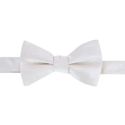Trafalgar Sutton Solid Color Silk Cummerbund & Bow Tie Bundle In Silver