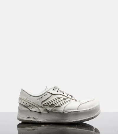 Balenciaga Women Hamptons Worn-out Leather Low-top Sneakers In Neutral