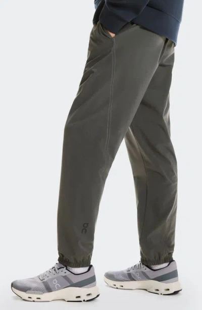On Focus Pants In Gray