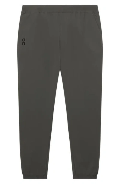 On Focus Pants In Gray