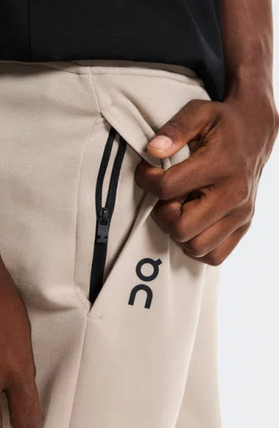 On Focus Tech Joggers O In Neutral