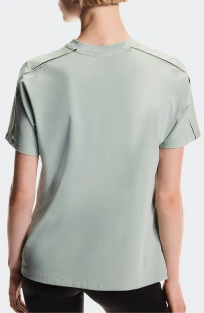 On Focus-t Performance T-shirt In Green