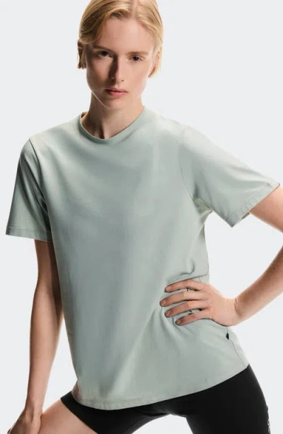 On Focus-t Performance T-shirt In Green