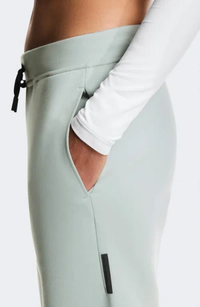 On Focus Tech Sweatpants In Green