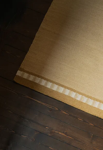 Layered Rollakan Solid Mariegold Sample 20" X 20" In Neutral