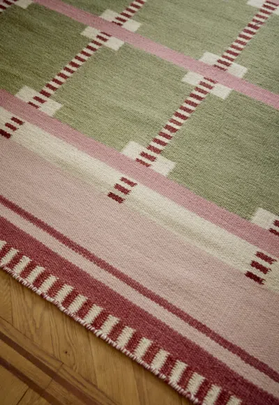 Layered Rollakan Ruth Spring Grass Sample 4" X 7" In Pink