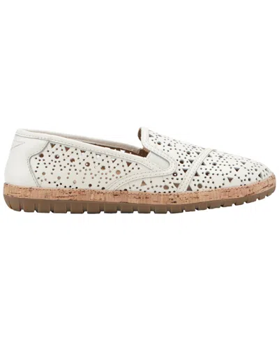 Earth Tomlyn Slipon In White