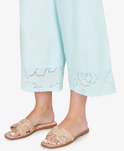 Ruby Rd. Petite Poplin Eyelet Trim Pull On Capri In Green