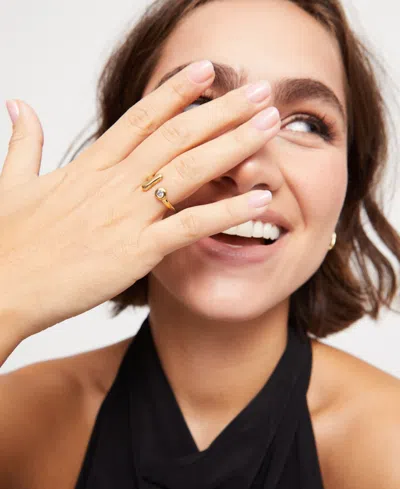Unode50 Ring Of Metal Alloy Plated In Gold 18k With White Topaz